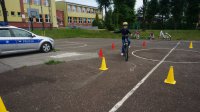 Uczeń zdaje egzamin praktyczny na kartę rowerową