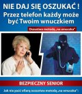 Seniorka prowadzi rozmowę telefoniczną z oszustem