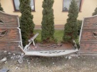 Butelka po alkoholu w samochodzie