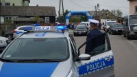 Policjanci zabezpieczają wyścig kolarski