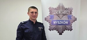 Na zdjęciu dzielnicowy starszy sierżant Mariusz Pudło