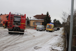 Na zdjęciu samochody służb ratunkowych