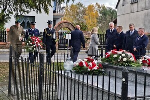 Zdjęcia ze składania kwiatów